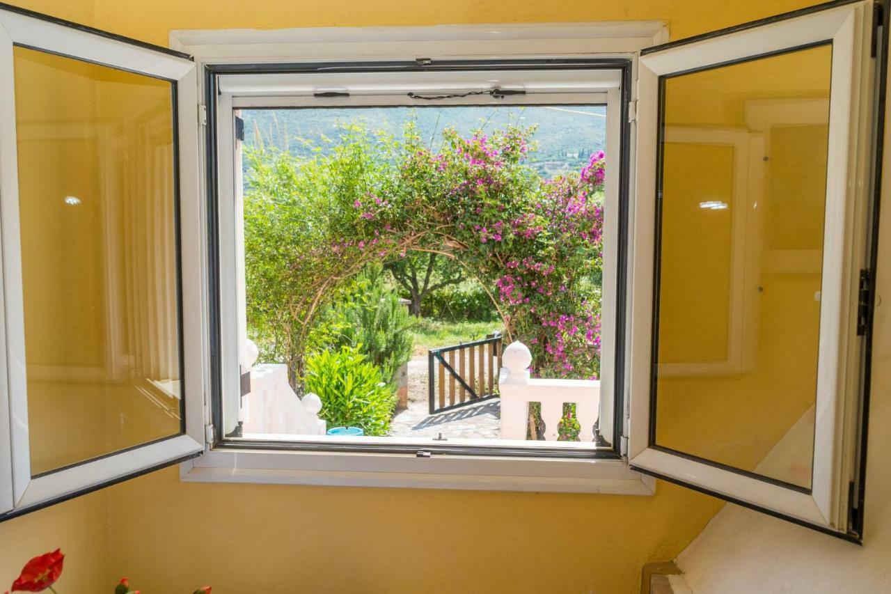2 Bed House With Mountain View Leilighet Alykés Eksteriør bilde